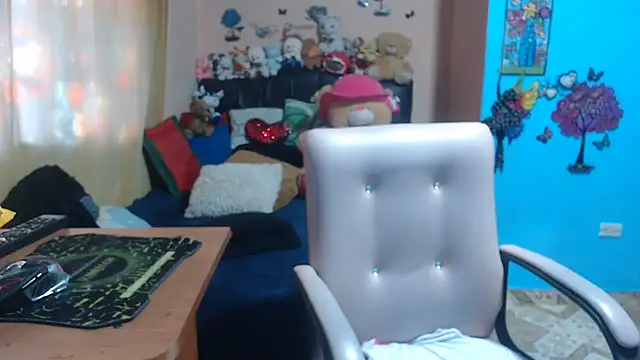 Snapshot of milfeddy_ chatting on October 16, 12:24 pm milfeddy online show from October 16, 12:24 pm