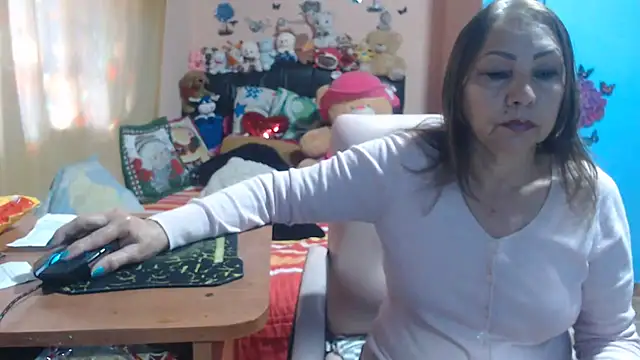 Snapshot of milfeddy_ chatting on November 5, 12:19 pm milfeddy online show from November 5, 12:19 pm