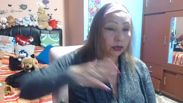 Snapshot of milfeddy_ chatting on March 15, 9:27 pm milfeddy online show from March 15, 9:27 pm