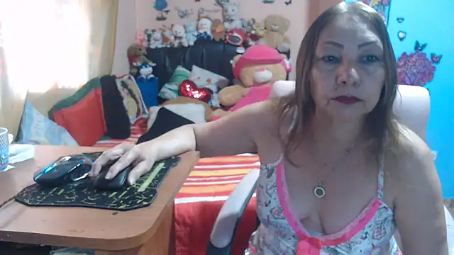 Snapshot of milfeddy_ chatting on October 27, 12:28 pm milfeddy online show from October 27, 12:28 pm