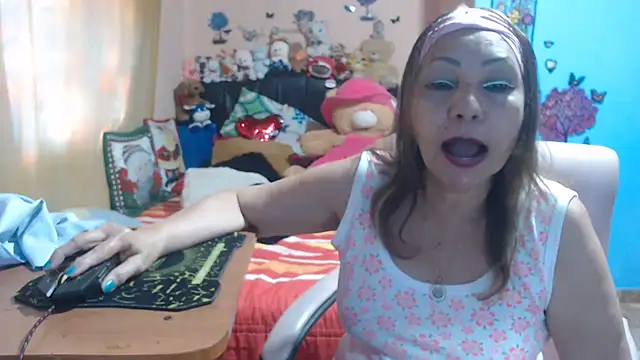 Snapshot of milfeddy_ chatting on November 2, 2:33 pm milfeddy online show from November 2, 2:33 pm