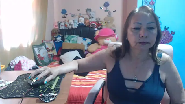 Snapshot of milfeddy_ chatting on November 3, 1:04 pm milfeddy online show from November 3, 1:04 pm