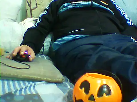 Snapshot of messi_syssy chatting on October 30, 9:29 am messi syssy online show from October 30, 9:29 am