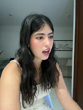 Snapshot of Gaby_zahir_ chatting on March 18, 9:45 am Gaby zahir online show from March 18, 9:45 am
