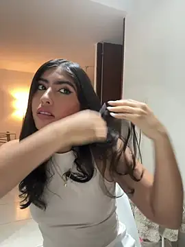 Snapshot of Gaby_zahir_ chatting on February 23, 12:19 am Gaby zahir online show from February 23, 12:19 am