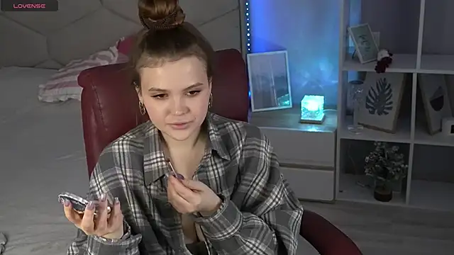 AfinaAmmor online show from March 11, 2:44 pm