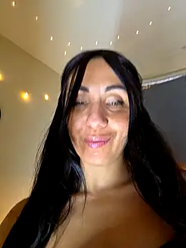 LeticiaWoods online show from March 18, 9:59 pm