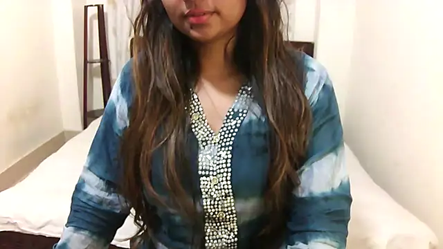 cutebengaligirl online show from March 3, 10:39 pm