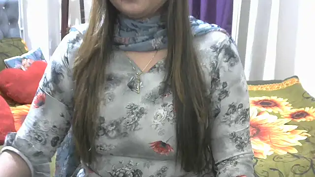 Snapshot of cutebengaligirl chatting on February 21, 9:32 pm cutebengaligirl online show from February 21, 9:32 pm