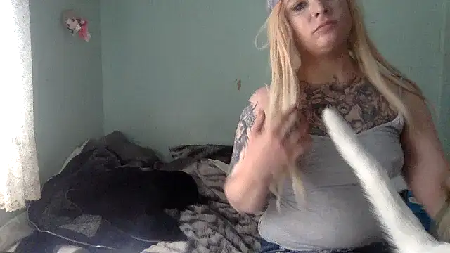 Snapshot of alexabunni chatting on June 9, 2:29 pm alexabunni online show from June 9, 2:29 pm