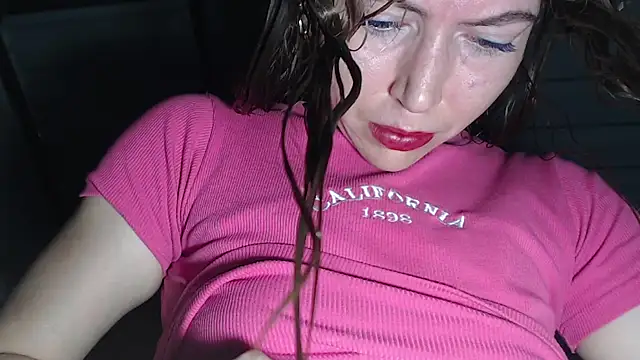 Snapshot of candylove05 chatting on October 31, 2:46 pm candylove05 online show from October 31, 2:46 pm