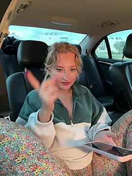 MileySummer online show from December 21, 2:37 pm