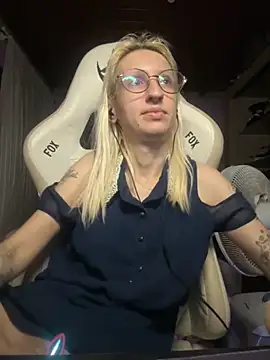 bunnydark00 online show from November 23, 2:32 am