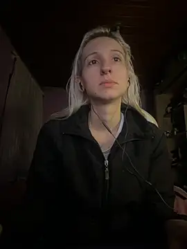 bunnydark00 online show from September 12, 11:48 pm