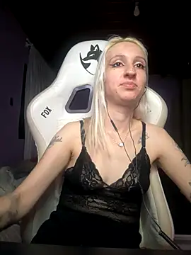 bunnydark00 online show from October 26, 2:45 am