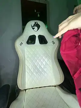 bunnydark00 online show from April 14, 4:06 am