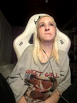 bunnydark00 online show from November 9, 2:15 am