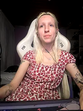 bunnydark00 online show from November 11, 10:58 pm