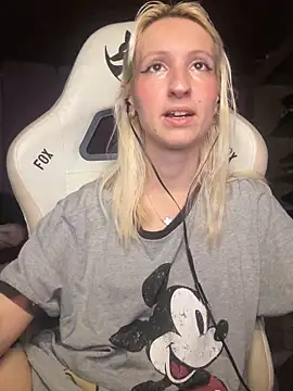 bunnydark00 online show from November 19, 10:21 pm