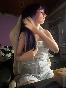 bunnydark00 online show from March 11, 4:28 am
