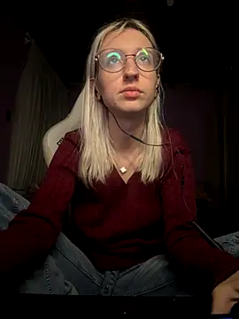 bunnydark00 online show from October 2, 12:25 am