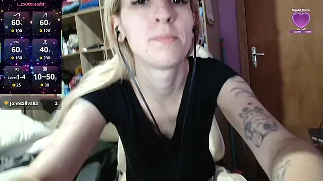 bunnydark00 online show from January 7, 5:01 am