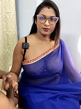 Queen Dolly online show from February 8, 5:21 pm