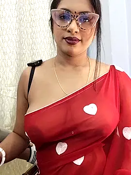 Queen Dolly online show from February 9, 5:22 pm