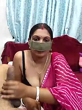 Snapshot of Queen_Dolly chatting on February 8, 6:11 pm Queen Dolly online show from February 8, 6:11 pm