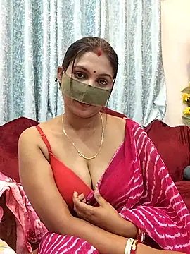 Snapshot of Queen_Dolly chatting on February 28, 5:37 pm Queen Dolly online show from February 28, 5:37 pm