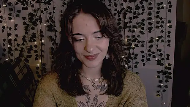 risha laas online show from November 15, 8:13 pm