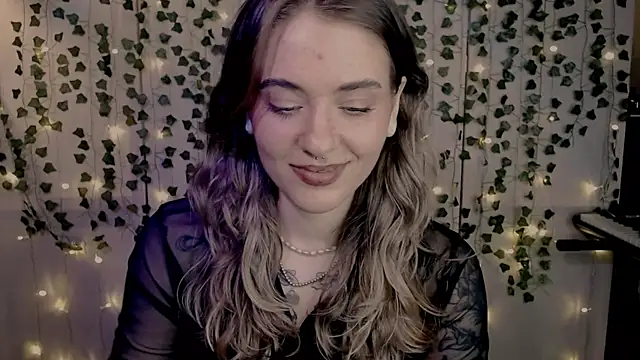 Snapshot of risha_laas chatting on February 1, 7:23 pm risha laas online show from February 1, 7:23 pm