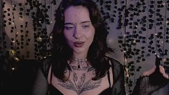 risha laas online show from November 28, 7:58 pm