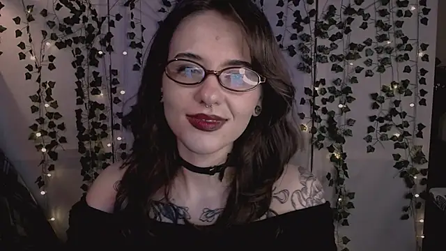 risha laas online show from January 8, 8:15 pm