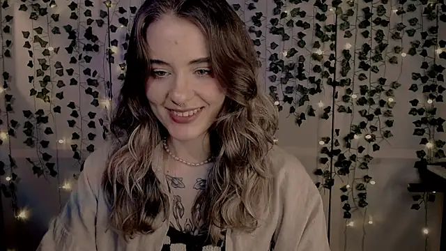 Snapshot of risha_laas chatting on February 8, 8:10 pm risha laas online show from February 8, 8:10 pm