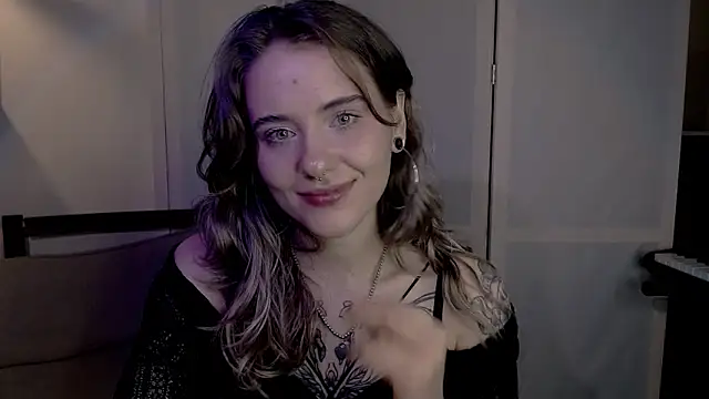 Snapshot of risha_laas chatting on December 6, 7:39 pm risha laas online show from December 6, 7:39 pm