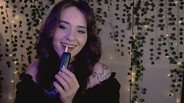 risha laas online show from December 19, 8:11 pm