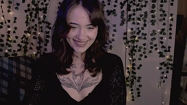 risha laas online show from November 19, 8:09 pm