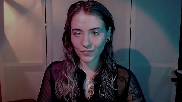 Snapshot of risha_laas chatting on December 18, 5:31 pm risha laas online show from December 18, 5:31 pm