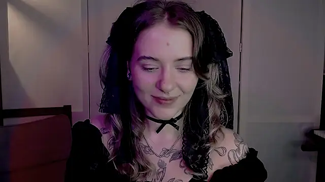 Snapshot of risha_laas chatting on December 1, 6:02 pm risha laas online show from December 1, 6:02 pm