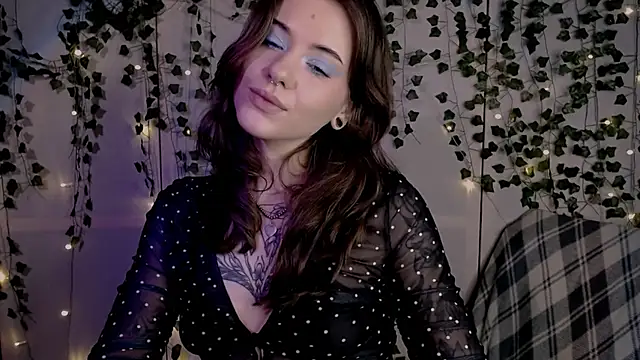 risha laas online show from February 19, 8:06 pm