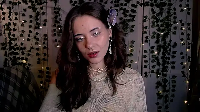 risha laas online show from June 25, 8:03 pm