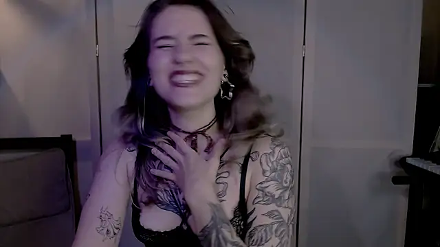 Snapshot of risha_laas chatting on December 22, 7:10 pm risha laas online show from December 22, 7:10 pm