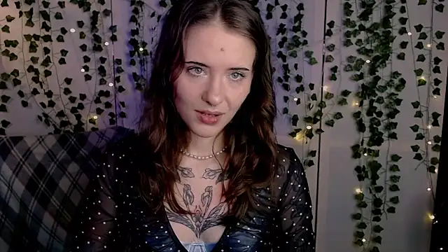 risha laas online show from June 3, 8:46 pm