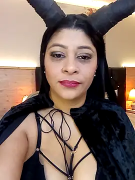 Snapshot of Lashmy111 chatting on October 31, 3:47 am Lashmy111 online show from October 31, 3:47 am