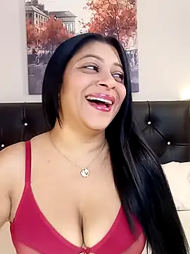 Snapshot of Lashmy111 chatting on December 4, 12:20 am Lashmy111 online show from December 4, 12:20 am