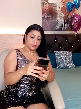 Snapshot of Lashmy111 chatting on November 17, 6:39 am Lashmy111 online show from November 17, 6:39 am