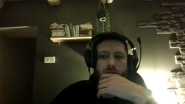 lololaland online show from February 8, 4:21 am