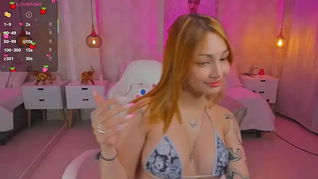 Snapshot of LITTLE-VIVI chatting on October 2, 3:21 am LITTLE-VIVI online show from October 2, 3:21 am