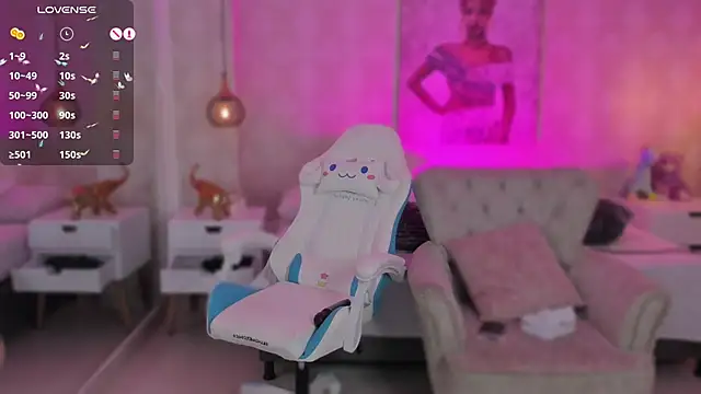 Snapshot of LITTLE-VIVI chatting on February 18, 9:43 am LITTLE-VIVI online show from February 18, 9:43 am